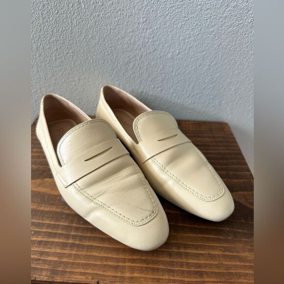 Stuart Weitzman Jet Calfskin Loafer Flat Cream Size 7.5 - Picture 2 of 9